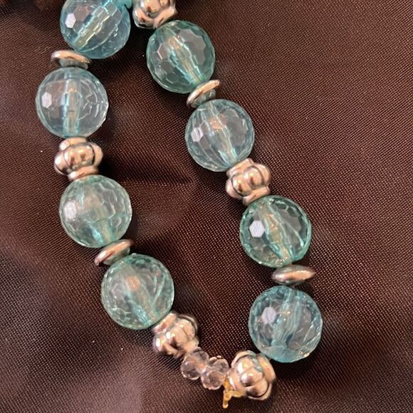 NWT Angelas Designs 3 turquoise colored stretchy bracelets with plastic beads - Picture 7 of 9